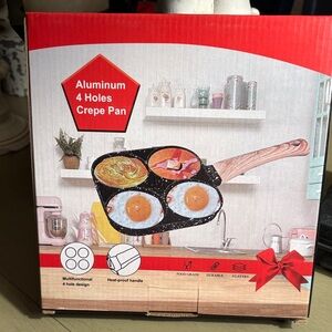 Home& Kitchen Non-Stick Black Aluminum Crepe Pan with Wooden Handle